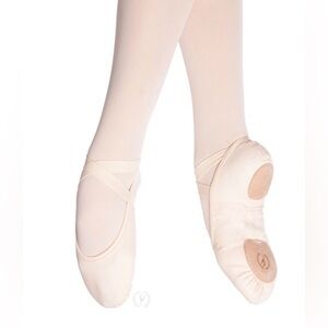 NWT Eurostard Danceware Adult Assemble' Canvas Split Toe Ballet Shoe Light Pink